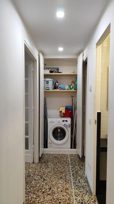Cozy Apartment Near The Colosseum Ρώμη Εξωτερικό φωτογραφία