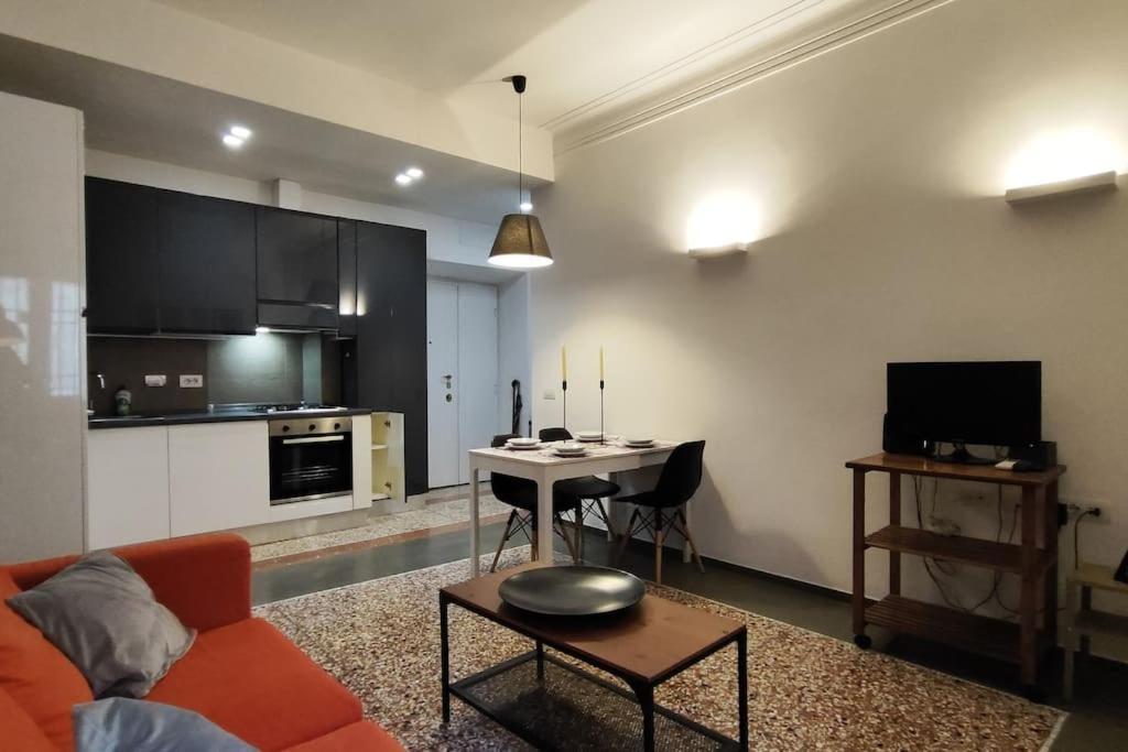 Cozy Apartment Near The Colosseum Ρώμη Εξωτερικό φωτογραφία